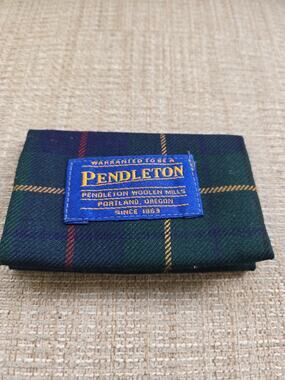 VINTAGE PENDLETON WOOL BIFOLD CARD WALLET TARTAN PLAID 4” X 2.5” MADE IN USA